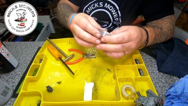 Lawn mower Only Runs On Choke Here Is How To Fix It смотреть онлайн