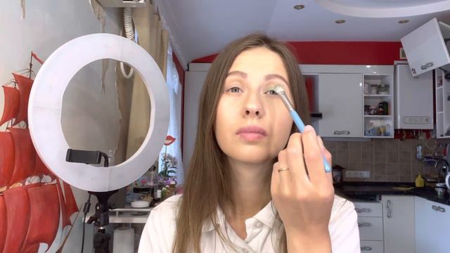 Трендовый макияж в зелёных тонах| быстрый макияж| летний макияж смотреть онлайн