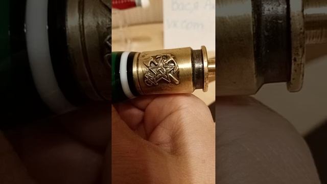 Вася Акрилов. Нож финка с наборной рукоятью, навершие гильза 1942г с литьем звезда. смотреть онлайн