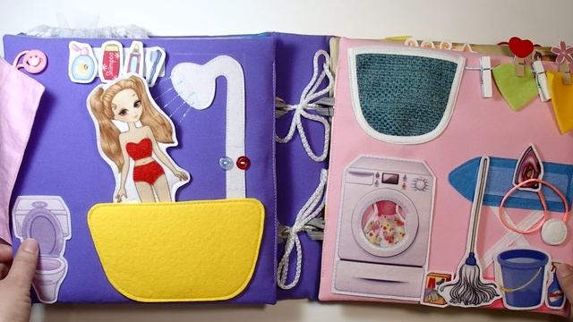 Магическая книга с мантией и шляпой волшебника