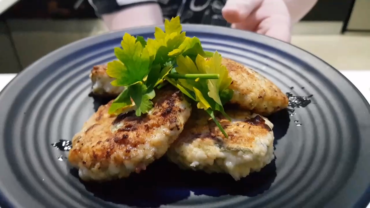 Котлеты из курицы. Худеть можно вкусно.