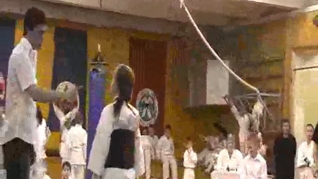 Первый бой маленькой Даши.flv смотреть онлайн