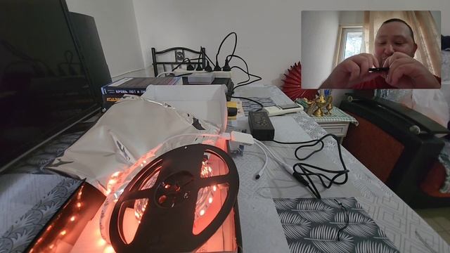 Купил светоидную RGB Ленту с пультом для подсветки комнаты. Устанавливаю и разговариваю. Vlog смотреть онлайн
