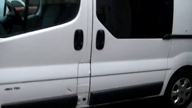 RENAULT TRAFIC 2.0 DCI 115CV 9 PLAZAS смотреть онлайн