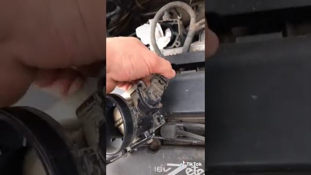 Чистка дроссельной заслонки Ford Focus 1 смотреть онлайн