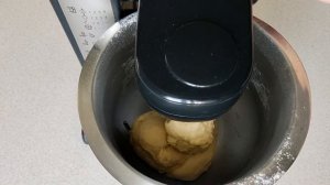 Яичная лапша / Замес тугого теста комбайном Бош