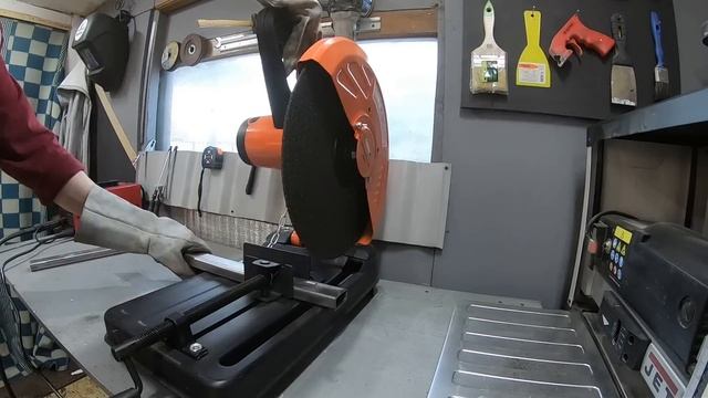 НИХРЕНА НЕ ДЕШЕВО! АМБАРНАЯ ДВЕРЬ и МЕХАНИЗМ в квартиру. Столярка. Сварка. BARN DOOR. смотреть онлайн