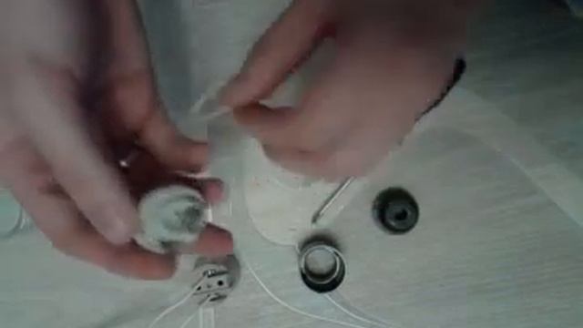 Как правильно подключить электрический патрон для лампочки к проводу (How to wire light socket)? смотреть онлайн