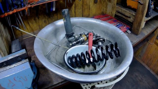 Ч5.Yamaha DT 50 R/Разобрана полностью , и новы проблемы с амортизатором смотреть онлайн