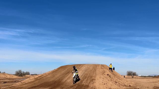 Motoland Motocross Practice, KTM 85SX — 4k, DJI Wireless Mic, iPhone, DJI Osmo Mobile 6 Gimbal смотреть онлайн