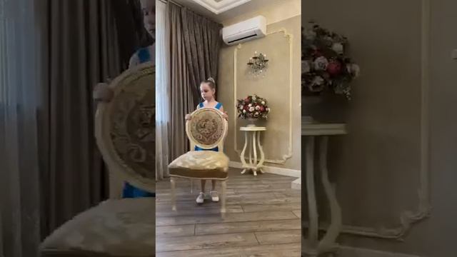 Третьякова Виктория жете в народном танце с правой и левой ноги смотреть онлайн