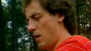 Яак Йоала поет песни на стихи Владимира Харитонова