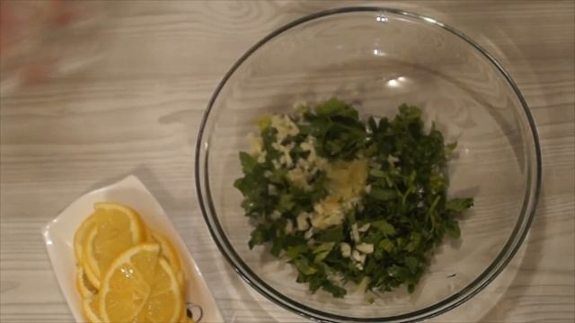 Скумбрия в фольге запеченная в духовке ⁄ Нежная , сочная, просто пальчики оближешь смотреть онлайн