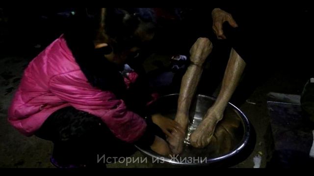 Как такое вообще возможно в 21 веке? История пятилетней Анны смотреть онлайн