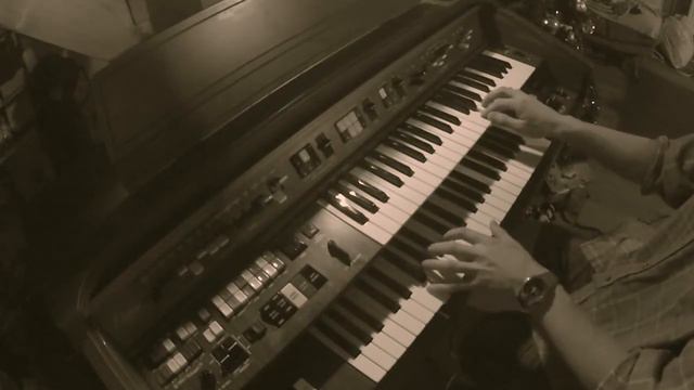 Yesterday (The Beatles) live tune on Yamaha Electone organ (model B-805) смотреть онлайн