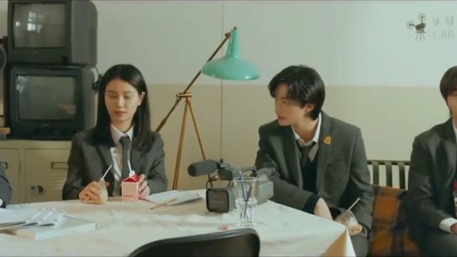 Два друга влюбились в одну девушку. Фан-видео Хёнджин и Минхо смотреть онлайн