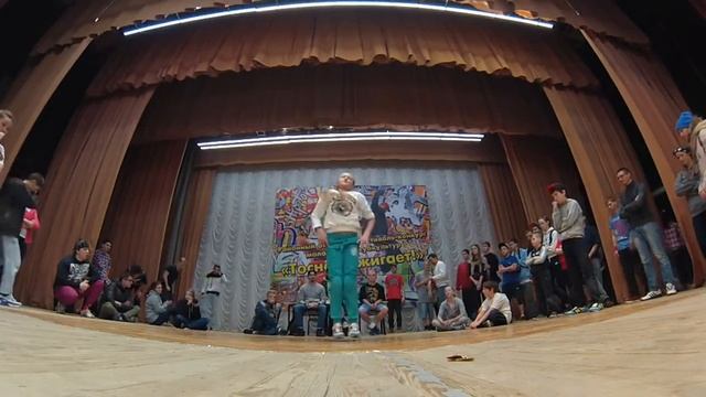 Lirumba vs 123 | 1:2 | 1x1 | KIDZ | TOSNO zazhigaet | 2014 - #bboy #bgirl #breakdance смотреть онлайн