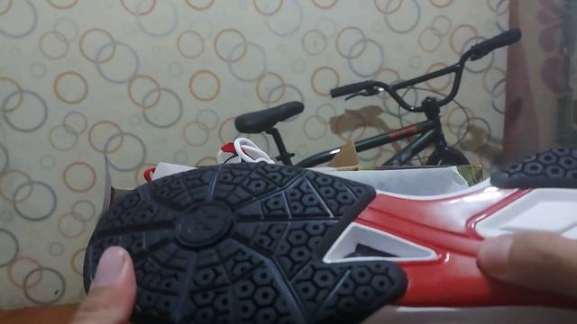 UNBOXING DAN REVIEW SEPATU BAMDINTON FELET смотреть онлайн