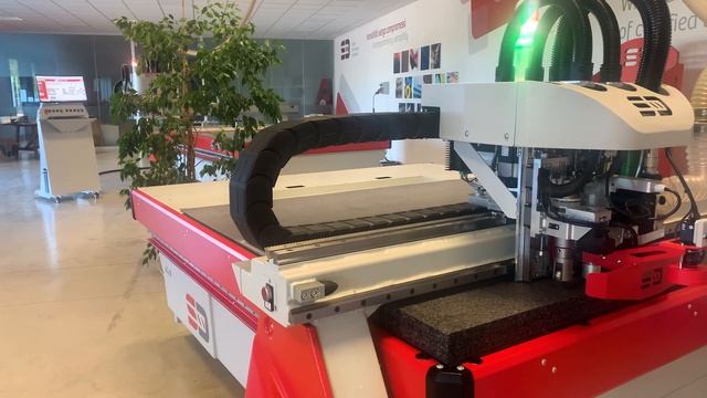 F50R_Pro | Cutting plotter for polyurethane foam processing смотреть онлайн