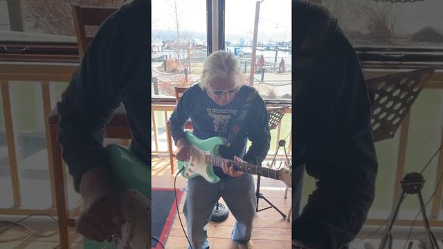 LAGRANGE/ZZ TOP. Someone brings a 2009 Jeff Beck Signature Fender Stratocaster to my gig. смотреть онлайн