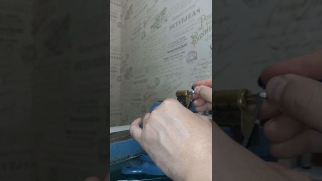 Вскрытие замка MAUER смотреть онлайн