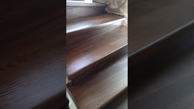 Финишное покрытие деревянной лестницы (дуб) тонировкой, масло с твердым воском смотреть онлайн