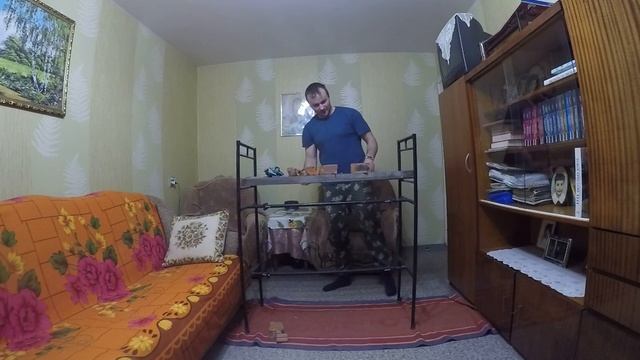 Пробую разбить половину стандартного красного кирпича . смотреть онлайн