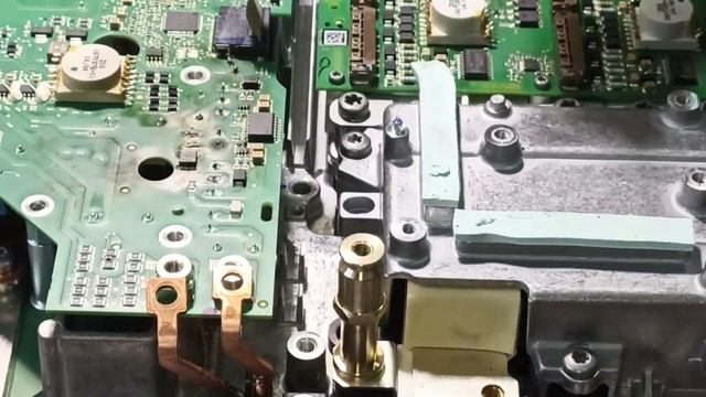 Ремонт блока управлением двигателя. BMW i3. смотреть онлайн