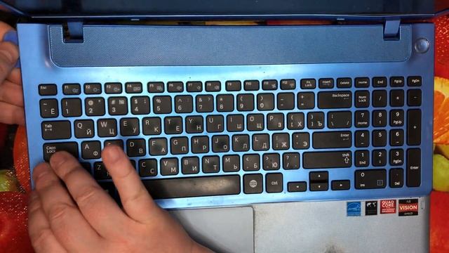 SAMSUNG NP355V5C. Разбор и чистка. смотреть онлайн