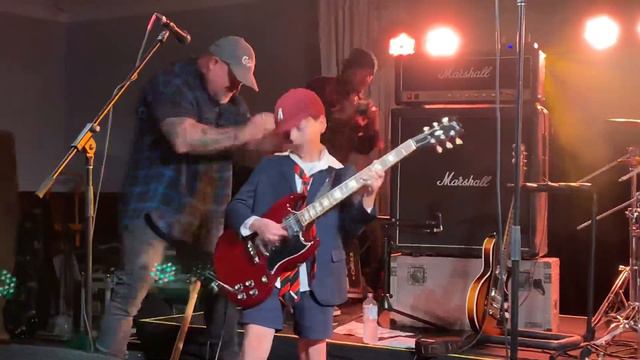 LET THERE BE ROCK with Hells Bells (10 year old Jayden Tatasciore) смотреть онлайн