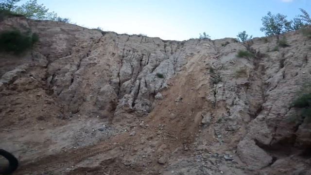 ЭНДУРО ПОКАТУХА ПО НОВЫМ ТРОПКАМ В СРЕДУ И ВТРОЁМ | KTM ЛОВИТ ЗАКАТ смотреть онлайн