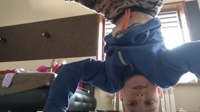 как стоять на голове легко смотреть онлайн