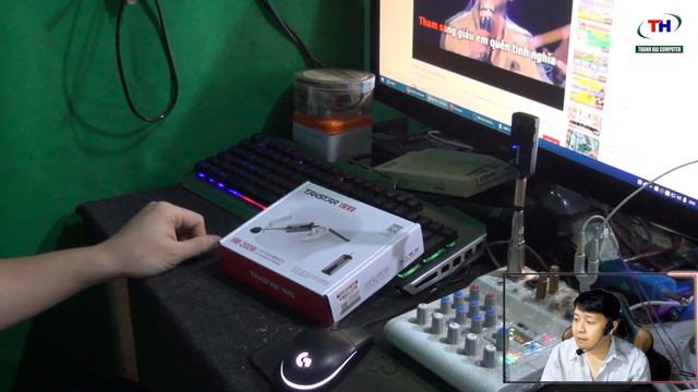 Hát karaoke với micro trợ giảng không dây TakStar HM-200W смотреть онлайн