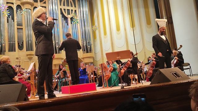 Тенор VS Баритон. Самарская Филармония. 28.12.22.
Нет дед Мороз. Иван Ожогин и Дмитрий Янковский. смотреть онлайн