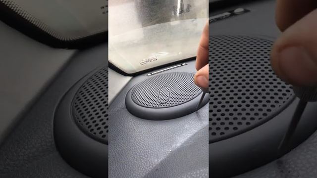 Снятие сеток динамиков торпедо шевролет спарк.mp4