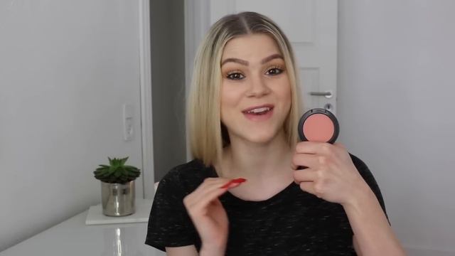 MAC Starter Kit | 10 Essentials & Must Haves For Beginners смотреть онлайн