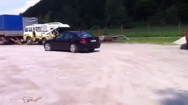BMW 735i смотреть онлайн