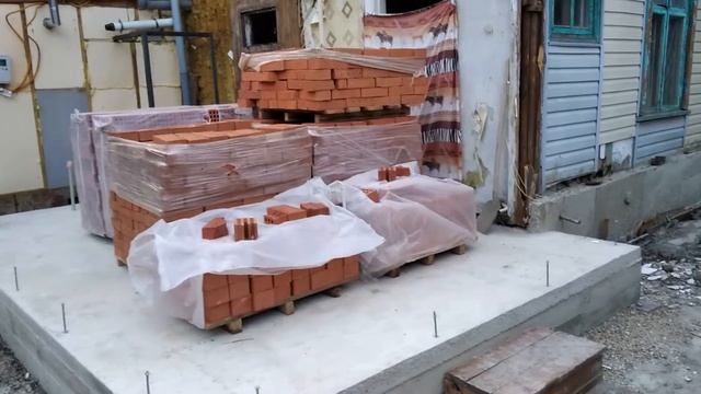 Перед кладкой кирпичей при строительстве дома смотреть онлайн