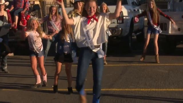Rodeo Royalty & Miss Spanish Fork Git Up смотреть онлайн