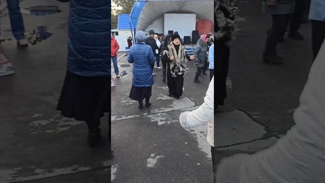 танцы в парке смотреть онлайн