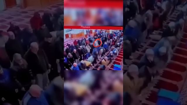 неизвестный в США ударил ножом Имама в мечети #ислам #мусульманин