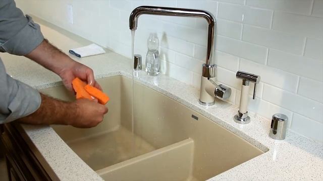 Cleaning a Bosch Coffee Machine's exterior & nozzle смотреть онлайн