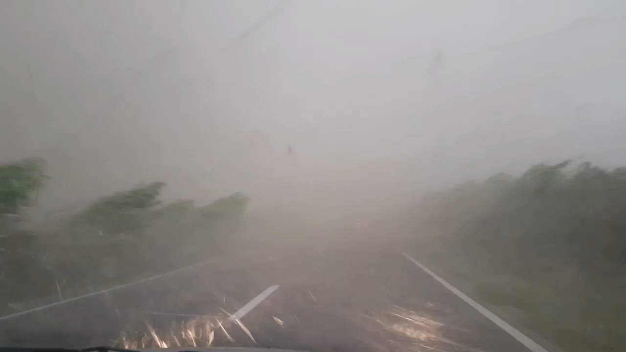 Шторм в Румынии смотреть онлайн