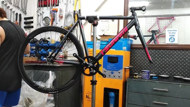 TSUNAMI SNM100 Custom Fixie Build #DocRobert #JRSPEED #TSUNAMISNM100 #fixie #bike #bikelife