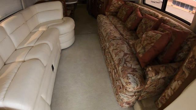 One Owner 01 Country Coach Intrigue unbelievable condition! смотреть онлайн
