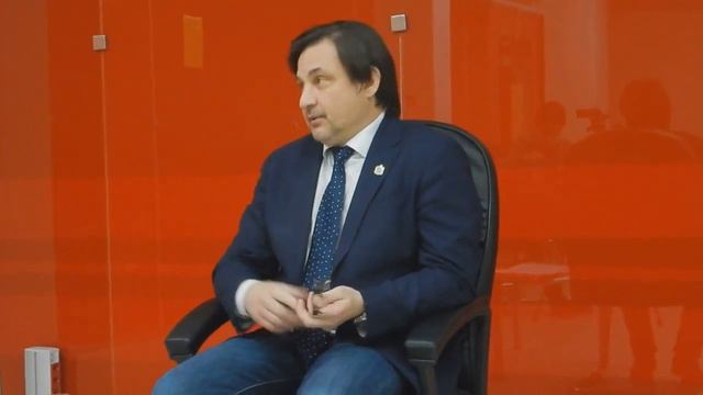 Ёлка на пл Юности в Комсомольске будет стоять до февраля смотреть онлайн