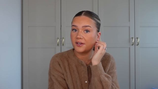 SVARAR PÅ SAMMA FRÅGOR 5 ÅR EMELLAN смотреть онлайн