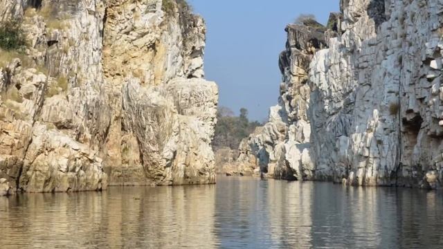 Jabalpur Tourist Places | Jabalpur Tour Plan & Jabalpur Tour Budget | Jabalpur Travel Guide смотреть онлайн