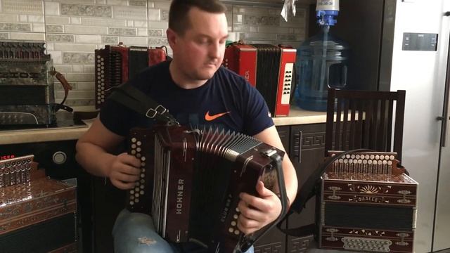 Гармонь Hohner тональность Ре# смотреть онлайн