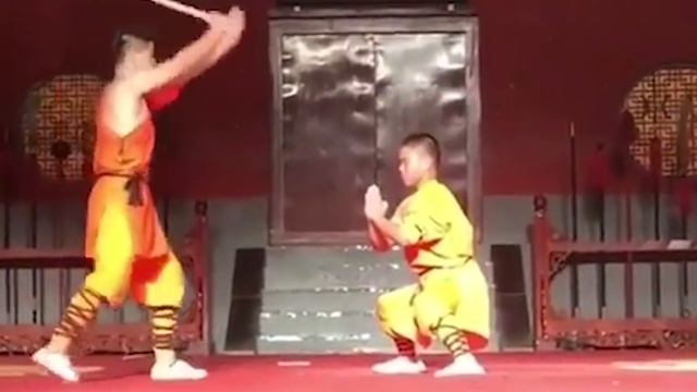 Почему Шаолиньские Монахи Непобедимы смотреть онлайн